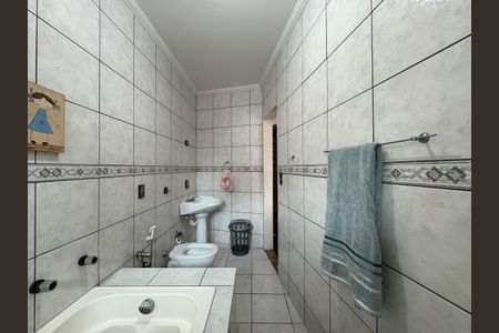 Casa à venda com 360m², 5 quartos e 5 vagasBanheiro da Suíte 1