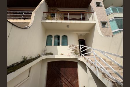 Casa à venda com 360m², 5 quartos e 5 vagasEntrada