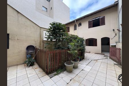 Casa à venda com 360m², 5 quartos e 5 vagasQuintal