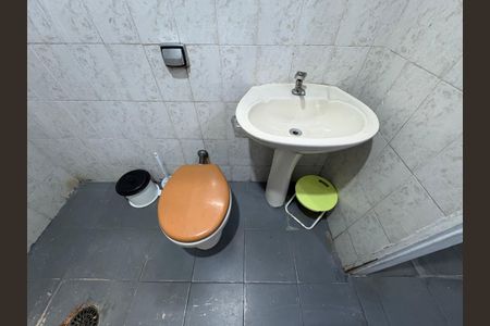 Casa à venda com 360m², 5 quartos e 5 vagasBanheiro de serviço edícula