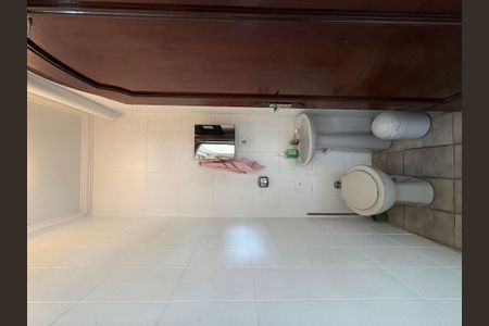 Casa à venda com 360m², 5 quartos e 5 vagasBanheiro de Serviço