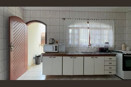 Casa à venda com 360m², 5 quartos e 5 vagasCozinha