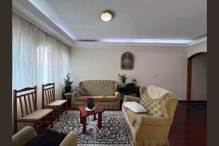 Casa à venda com 360m², 5 quartos e 5 vagasSala