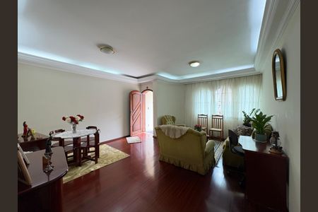 Casa à venda com 360m², 5 quartos e 5 vagasSala