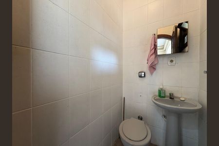 Casa à venda com 360m², 5 quartos e 5 vagasBanheiro de Serviço