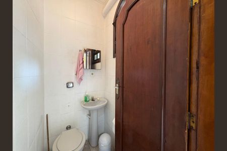 Casa à venda com 360m², 5 quartos e 5 vagasBanheiro de Serviço
