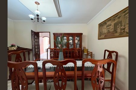 Casa à venda com 360m², 5 quartos e 5 vagasSala de Jantar
