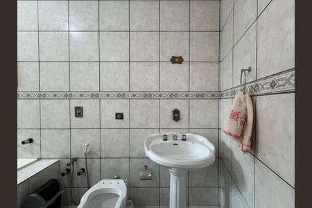 Casa à venda com 360m², 5 quartos e 5 vagasBanheiro da Suíte 1