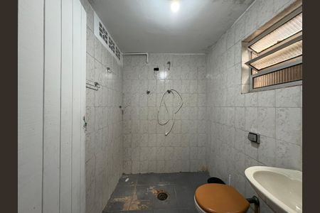 Casa à venda com 360m², 5 quartos e 5 vagasBanheiro de serviço edícula