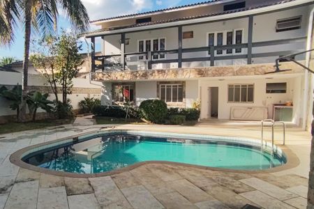 Casa de condomínio à venda com 650m², 6 quartos e 4 vagasÁrea comum - Piscina