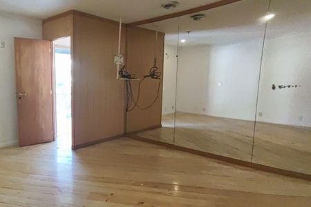 Casa de condomínio para alugar com 650m², 6 quartos e 4 vagas Casa de condomínio para alugar com 650m², 6 quartos e 4 vagasSuíte 4