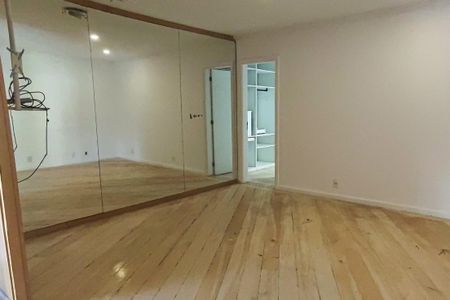 Casa de condomínio à venda com 650m², 6 quartos e 4 vagasSuíte 4