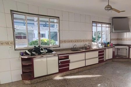 Casa de condomínio à venda com 650m², 6 quartos e 4 vagasCozinha