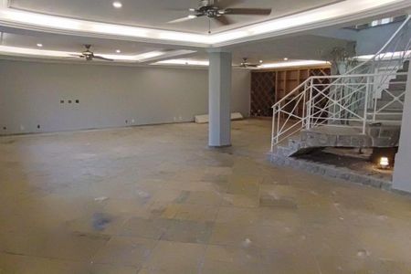 Casa de condomínio à venda com 650m², 6 quartos e 4 vagasSala