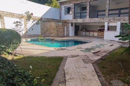 Casa de condomínio à venda com 650m², 6 quartos e 4 vagasÁrea comum - Piscina
