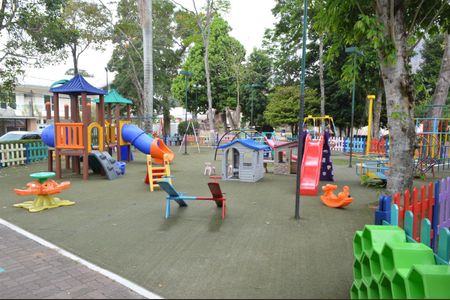 Casa de condomínio à venda com 650m², 6 quartos e 4 vagasÁrea comum - Playground