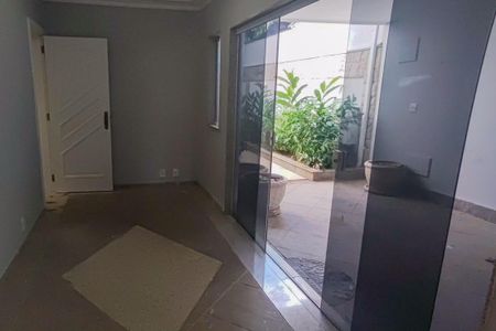 Casa de condomínio à venda com 650m², 6 quartos e 4 vagasEntrada