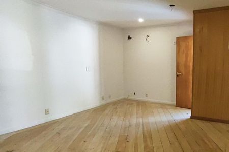 Casa de condomínio à venda com 650m², 6 quartos e 4 vagasSuíte 4