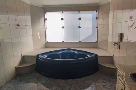 Casa de condomínio à venda com 650m², 6 quartos e 4 vagasBanheiro da Suíte 4