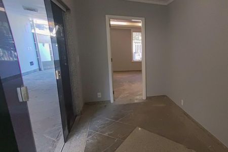 Casa de condomínio à venda com 650m², 6 quartos e 4 vagasEntrada