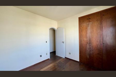 Apartamento à venda com 150m², 4 quartos e 2 vagasQuarto 2