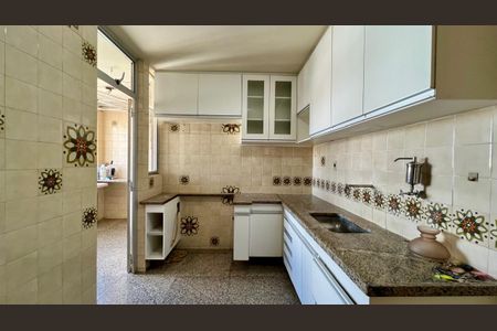 Apartamento à venda com 150m², 4 quartos e 2 vagasCozinha