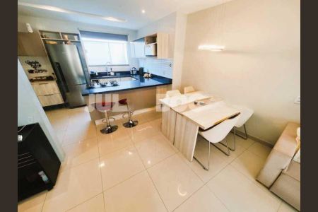 Casa à venda com 103m², 2 quartos e 2 vagas