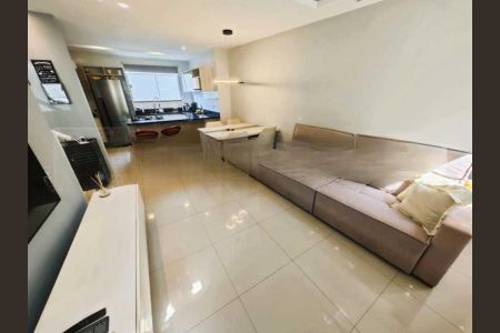 Casa à venda com 103m², 2 quartos e 2 vagas