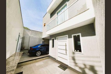 Casa à venda com 103m², 2 quartos e 2 vagas