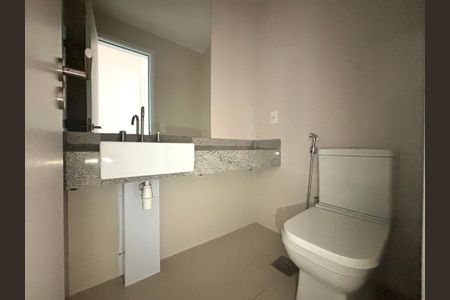 Apartamento à venda com 78m², 2 quartos e 1 vaga Apartamento à venda com 78m², 2 quartos e 1 vagaBanheiro social