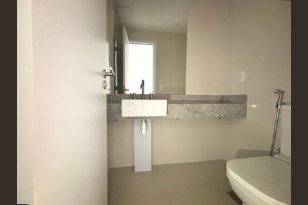 Apartamento à venda com 78m², 2 quartos e 1 vaga Apartamento à venda com 78m², 2 quartos e 1 vagaBanheiro social