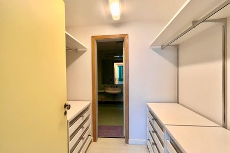 Apartamento à venda com 425m², 4 quartos e 1 vagaCloset Suíte 3