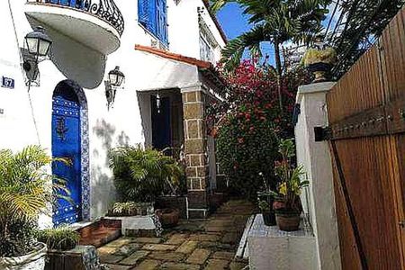 Casa à venda com 177m², 5 quartos e 2 vagas