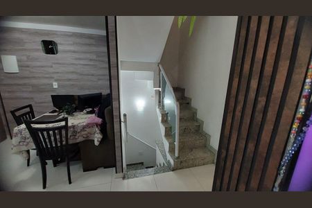 Casa de condomínio à venda com 70m², 3 quartos e 2 vagas