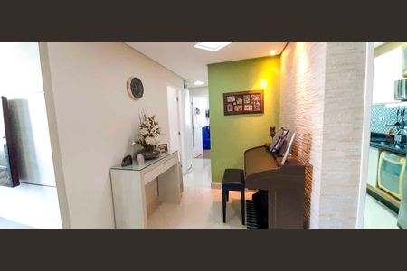 Apartamento à venda com 74m², 3 quartos e 1 vaga Apartamento à venda com 74m², 3 quartos e 1 vagaCorredor