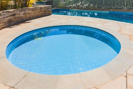 Apartamento à venda com 119m², 2 quartos e 2 vagas Apartamento à venda com 119m², 2 quartos e 2 vagasÁrea comum - Piscina