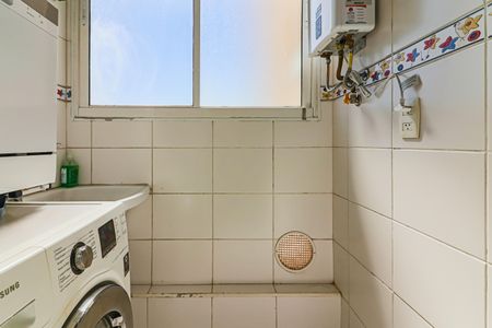 Apartamento à venda com 119m², 2 quartos e 2 vagas Apartamento à venda com 119m², 2 quartos e 2 vagasCozinha e Área de Serviço