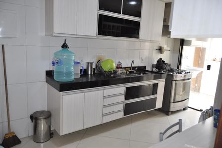 Apartamento à venda com 85m², 2 quartos e 1 vagaCozinha