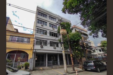 Apartamento à venda com 44m², 1 quarto e 1 vagaFachada e portaria