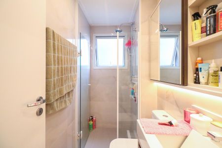 Apartamento à venda com 86m², 2 quartos e 2 vagas Apartamento à venda com 86m², 2 quartos e 2 vagasBanheiro da Suíte 1