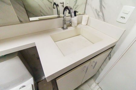 Apartamento à venda com 52m², 2 quartos e 1 vaga Apartamento à venda com 52m², 2 quartos e 1 vagaBanheiro Social