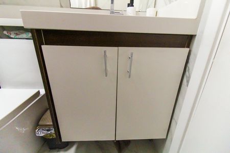 Apartamento à venda com 52m², 2 quartos e 1 vaga Apartamento à venda com 52m², 2 quartos e 1 vagaBanheiro Social