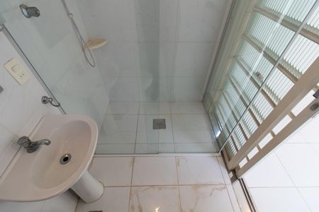 Casa à venda com 160m², 3 quartos e 2 vagasBanheiro da Suíte