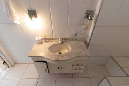 Casa à venda com 160m², 3 quartos e 2 vagasBanheiro Social