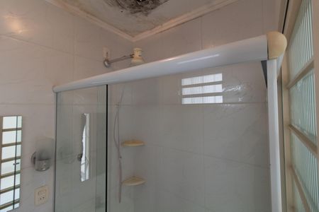 Casa à venda com 160m², 3 quartos e 2 vagasBanheiro da Suíte