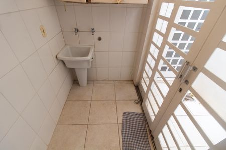 Casa à venda com 160m², 3 quartos e 2 vagasÁrea de Serviço