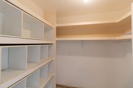 Casa à venda com 160m², 3 quartos e 2 vagasCloset do quarto 2
