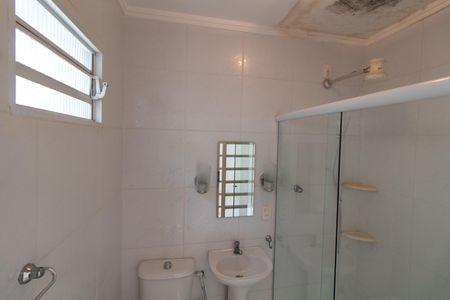 Casa à venda com 160m², 3 quartos e 2 vagasBanheiro da Suíte