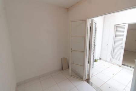 Casa à venda com 160m², 3 quartos e 2 vagasSuíte