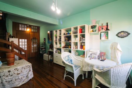 Sala 1 de casa para alugar com 3 quartos, 390m² em Partenon, Porto Alegre